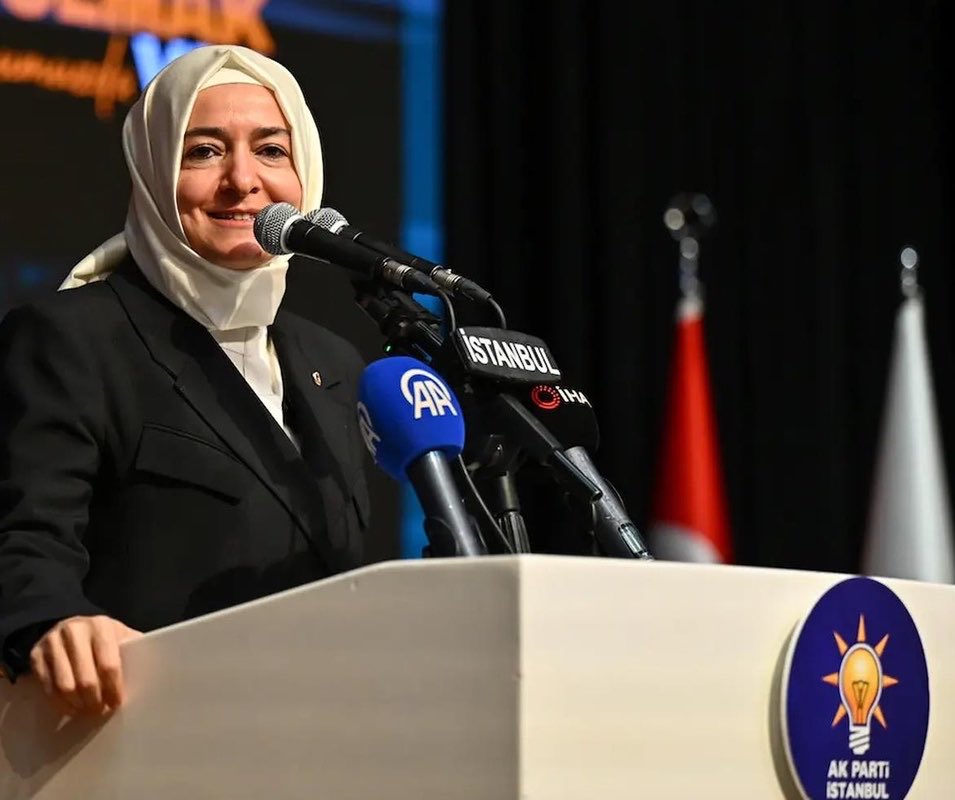 Fatma Betül Sayan Kaya, AK Parti’den çıkarıldı!