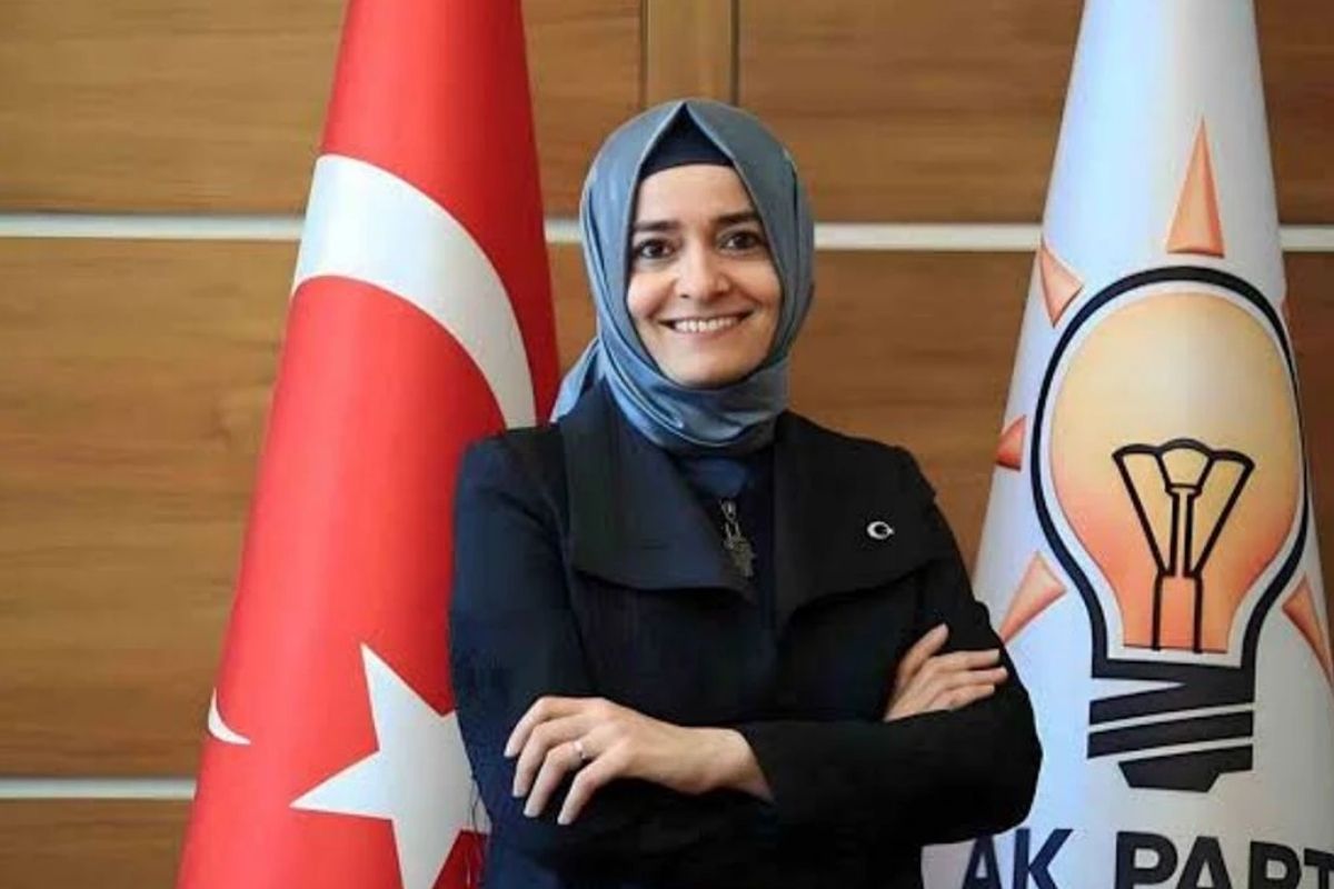 Fatma Betül Sayan Kaya affını istedi! İstifa etti!