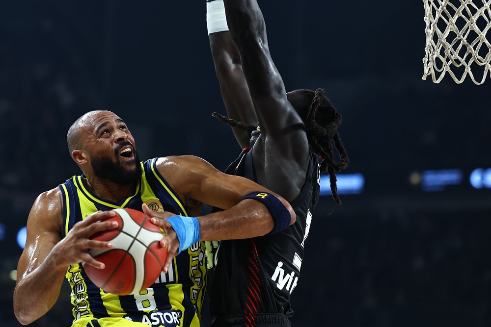 Fenerbahçe derbide Beşiktaş’ı devirdi! Cumhurbaşkanlığı Kupası sarı-lacivertlilerin