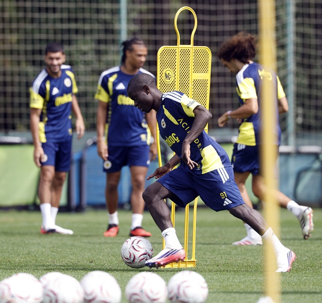 Fenerbahçe’nin Gaziantep FK maçı kamp kadrosu belli oldu