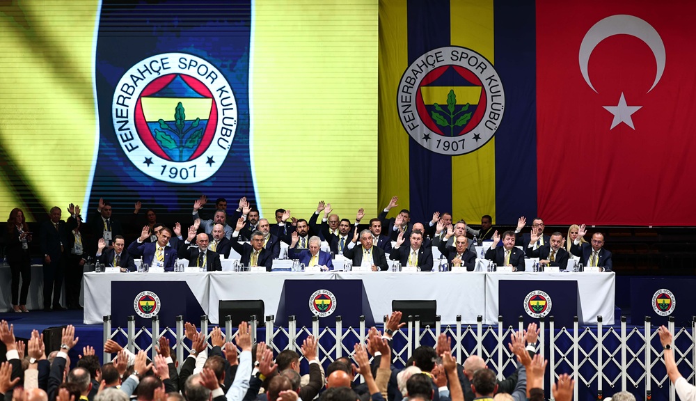 Fenerbahçe Genel Kurulu’nda tansiyon yükseldi