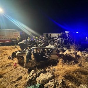 Gaziantep’te minibüs ile otomobil çarpıştı! 7 kişi hayatını kaybetti