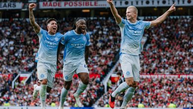 Manchester City 10 kişiyle derbide güldü