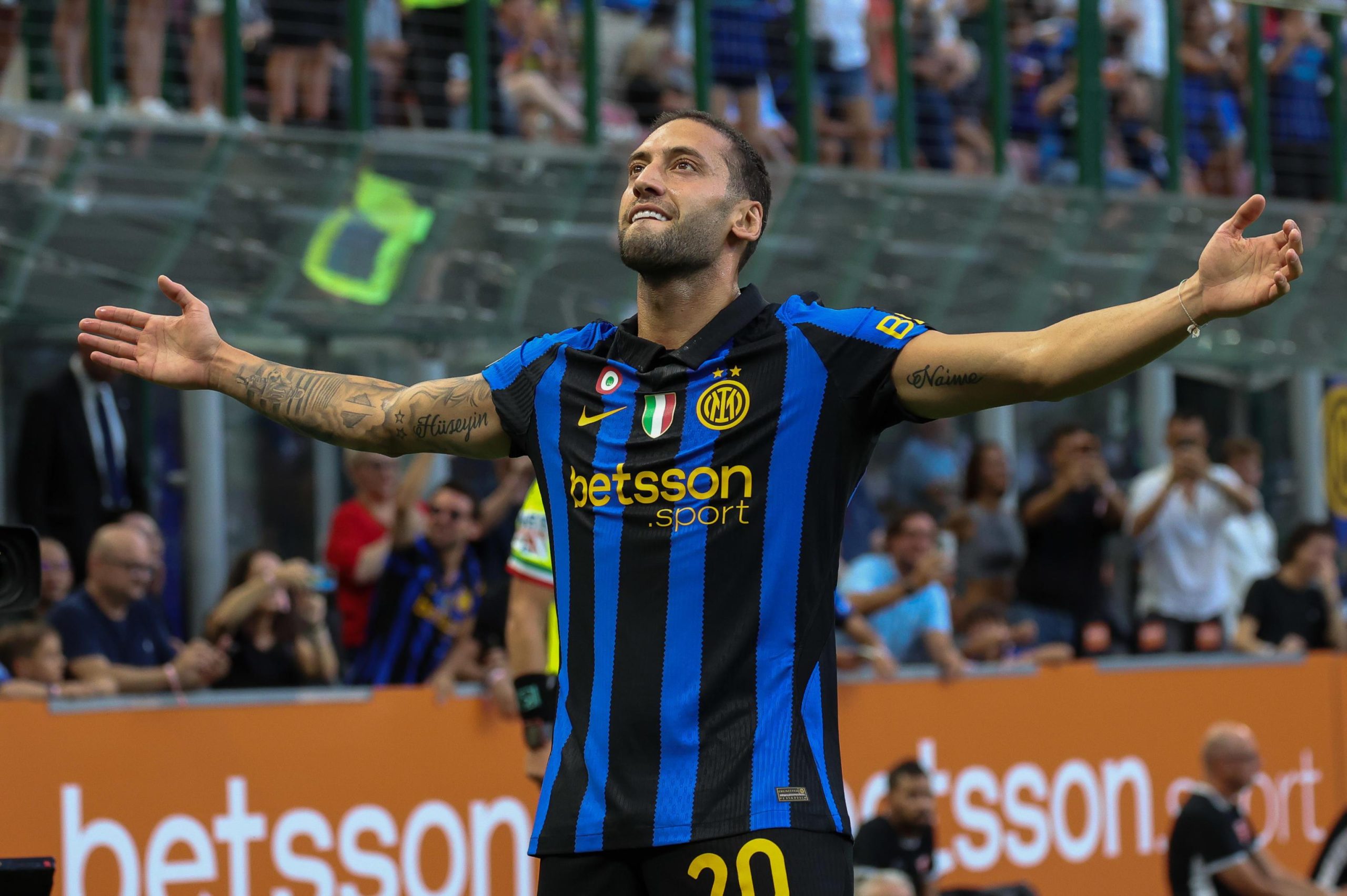Hakan Çalhanoğlu’na şok teklif
