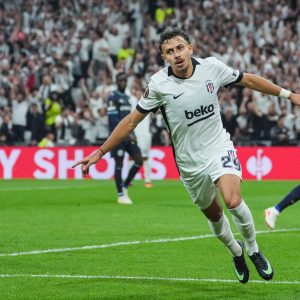 Beşiktaş, Fenerbahçe’yi geçti! Galatasaray düştü!