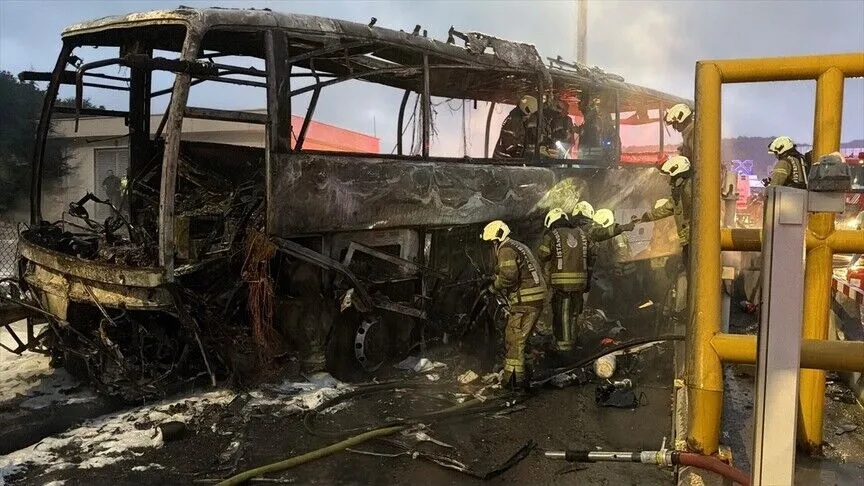 Kuzey Marmara Otoyolu’nda yolcu otobüsü alev aldı: 2 kişi öldü