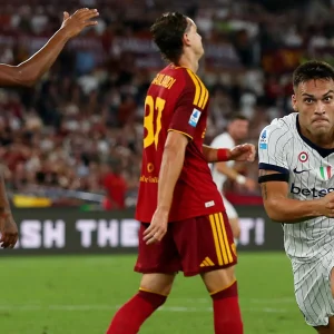 Serie A’da Roma ve İnter berabere kalarak, Lazio ile zirveyi paylaşmaya devam etti