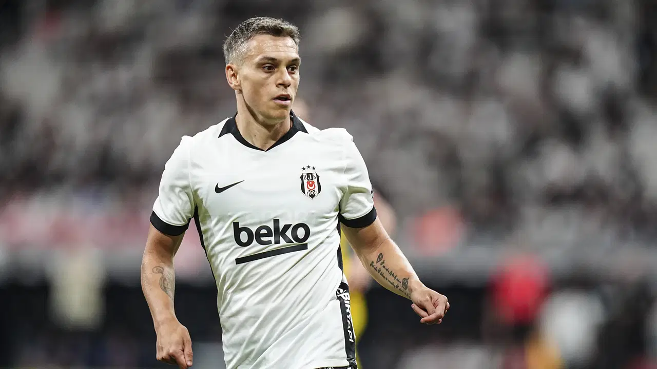 Marsilya maçı öncesi Leandro Trossard’dan Beşiktaş’a kötü haber 1 Beşiktaş Teknik Direktörü Vincenzo Italiano, Marsilya maçı öncesinde Leandro Trossard’ın sakatlığı nedeniyle kadroda olmayacağını açıkladı.