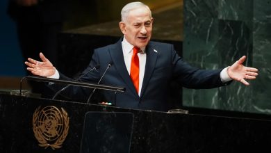 Netanyahu BM kürsüsünde çağrı cihazını gösterdi!