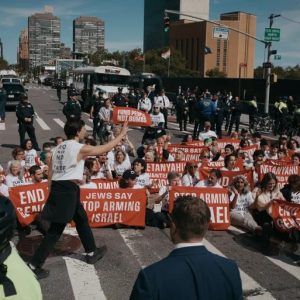 New York’ta binlerce kişi Netanyahu’yu protesto etti!
