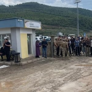 Osmaniye’de okul bahçesinde öğretmene silahlı saldırı