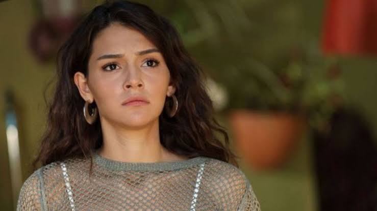 Oyuncu Çağla Boz gözaltına alındı