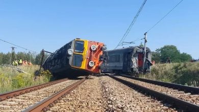 Polonya’da beton mikseri yolcu trenine çarptı