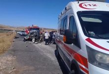 Şanlıurfa’da hafif ticari araç kamyona çarptı! Aynı aileden 4 kişi hayatını kaybetti