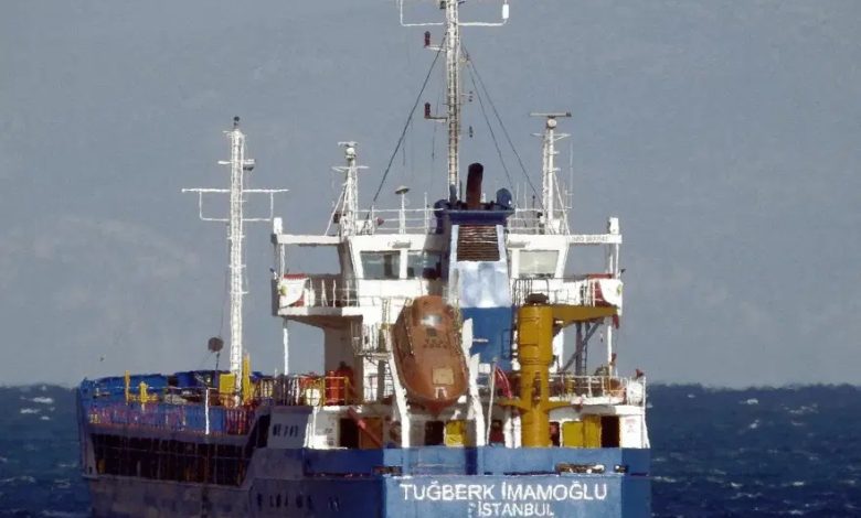 Silivri açıklarında iki ticari gemi çarpıştı! 10 personelle irtibat kurulamıyor 6 İstanbul Valiliği, Silivri açıklarında Türk bayraklı ALSU ile TUĞBERK İMAMOĞLU isimli ticari gemilerin çarpıştığını açıkladı.