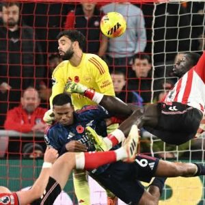 Arsenal yola kayıpsız devam ediyor