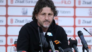 Trabzonspor’da Fatih Tekke dönemi bu kez bitti! 3 Trabzonspor, Ferencvaros maçı sonrası istifasını kabul etmediği teknik direktör Fatih Tekke ile Amed yenilgisi sonrası yollarını ayırdı