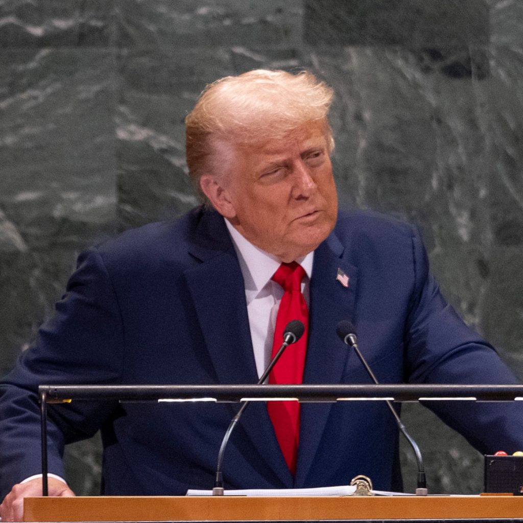 Donald Trump yine esti gürledi! 1 trump2 1 1024x1024 1