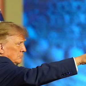 Trump’tan silah stoku mesajı! “ABD tarihindeki en üstün sistemleri üretiyoruz”