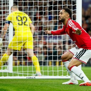 Manchester United güle oynaya kazandı