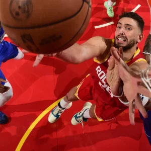 NBA’de Alperen Şengün ve Houston Rockets, sezonu galibiyetle açtı