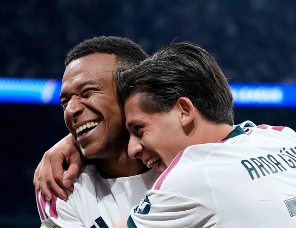 Real Madrid'in Fransız yıldızı Kylian Mbappe, takım arkadaşı olan Türk milli futbolcumuz Arda Güler'i küçük kardeşi ilan etti