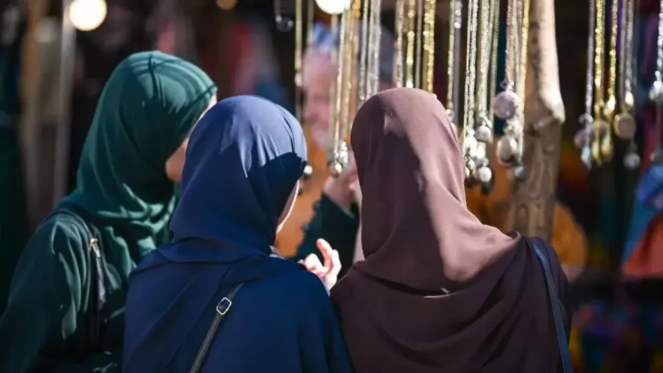 Azerbaycan’da başörtüsü yasağı nedir?