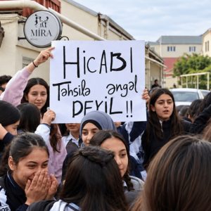 Azerbaycan’da başörtü yasağı ne anlama geliyor?