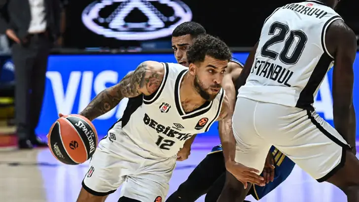 EuroLeague’in 2. haftasına Beşiktaş damgası 1 Beşiktaş 13 sene aradan sonra katıldığı EuroLeague'de sezonun ilk galibiyetini elde etti.