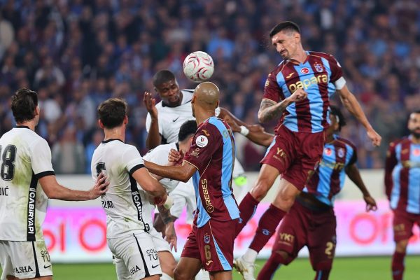Trendyol Süper Lig’in 8. haftasında Beşiktaş, deplasmanda Trabzonspor’a 2-0 mağlup oldu