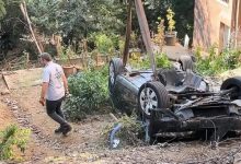 Beşiktaş’ta otomobil site bahçesine uçtu!