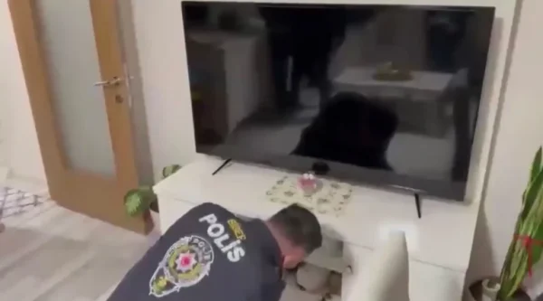 Canlı bahis soruşturmasında, maç sonuçlarına ilişkin verilerin geciktirilerek bahis sisteminin kötüye kullanıldığı iddiası araştırılıyor.