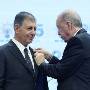 Cemil Tugay AK Parti’ye katıldı