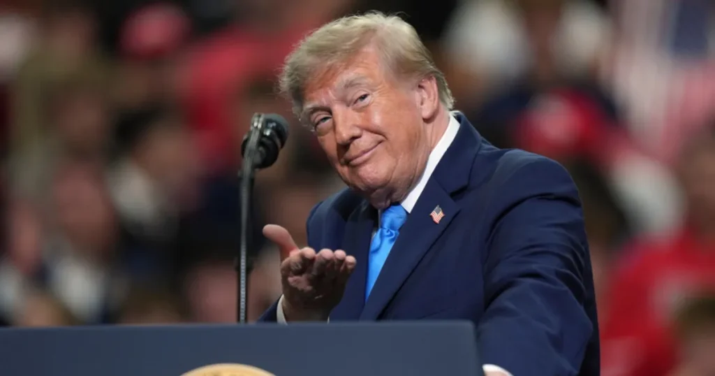 Trump’tan WNBA yıldızı Sophie Cunningham’a ilginç yorum: “Seyirci çekmek için isterler” 1 Donald Trump, WNBA yıldızı Sophie Cunningham hakkında dikkat çeken açıklamalar yaptı. Indiana Fever oyuncusunun popülerliğine vurgu yaptı.