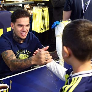 Ederson’a Fenerbahçe taraftarından yoğun ilgi