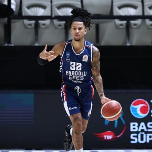 Anadolu Efes’e şok yenilgi