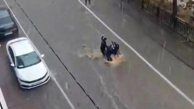 Esenyurt’ta sel sularına kapılan kadın metrelerce sürüklendi