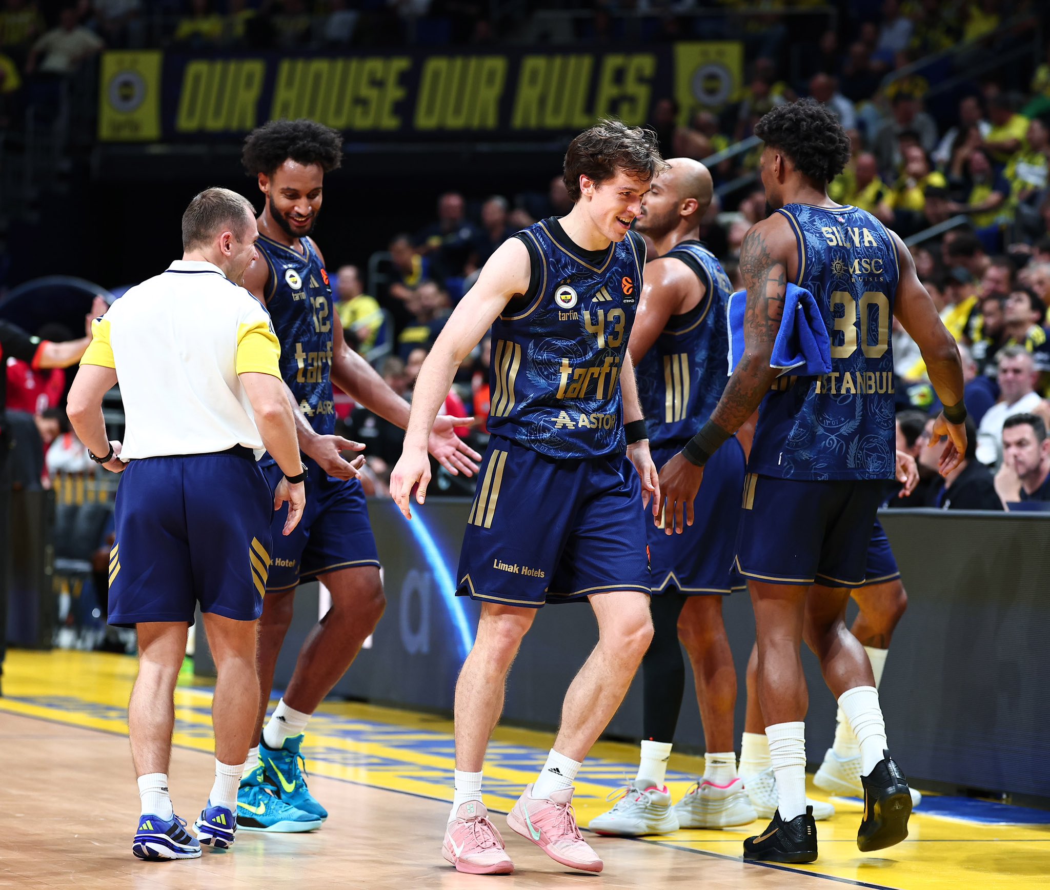 Fenerbahçe Tarfin potada zorlanmadı