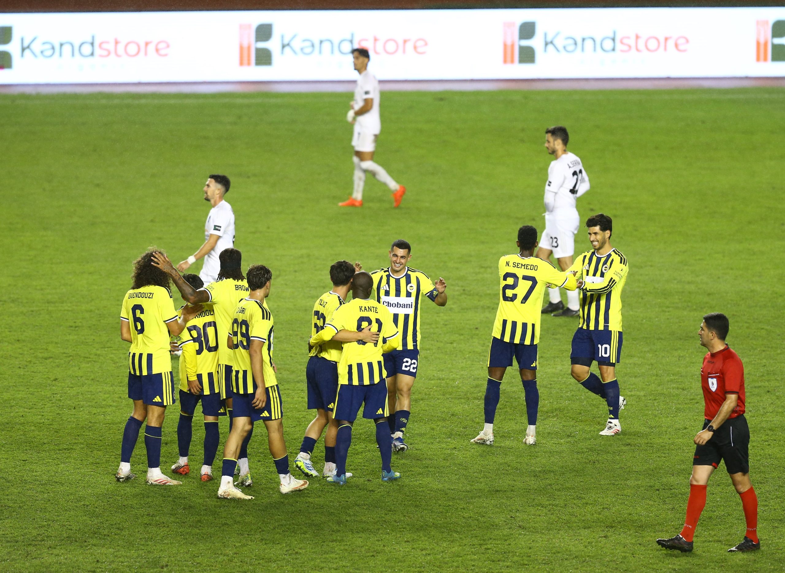 Fenerbahçe, Azerbaycan’da şov yaptı