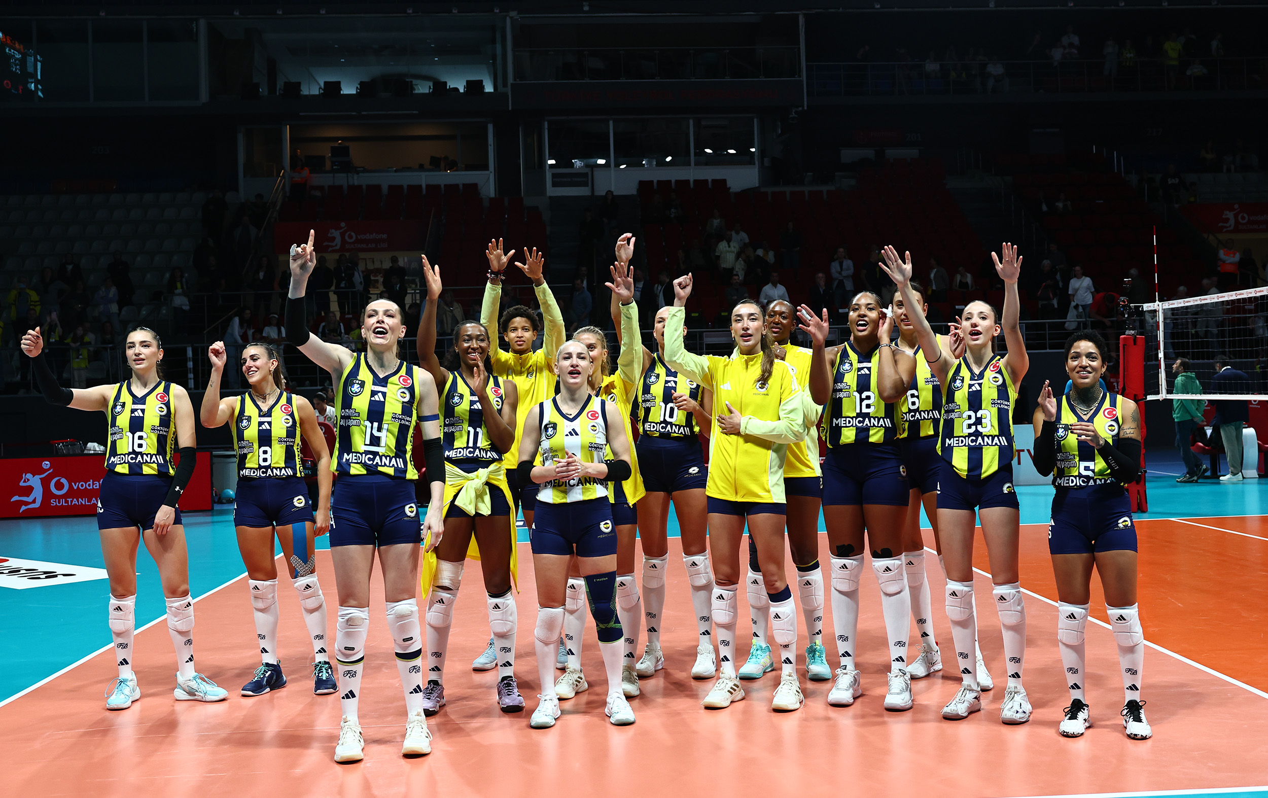 Fenerbahçe Medicana güle oynaya başladı