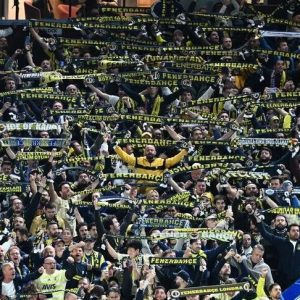Aston Villa maçı öncesi Fenerbahçe taraftarlarına gözaltı
