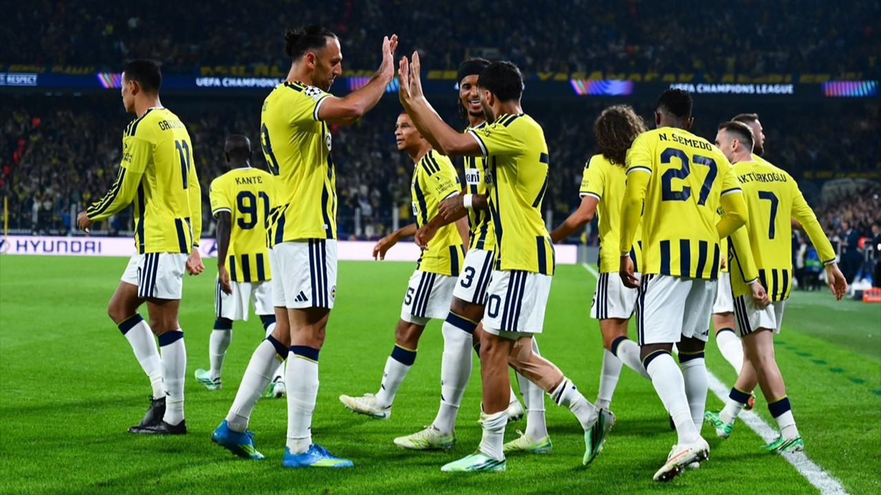 Fenerbahçe, Slavia Prag karşısında 2-0 öne geçmesine rağmen son dakikada yediği golle sahadan beraberlikle ayrıldı.