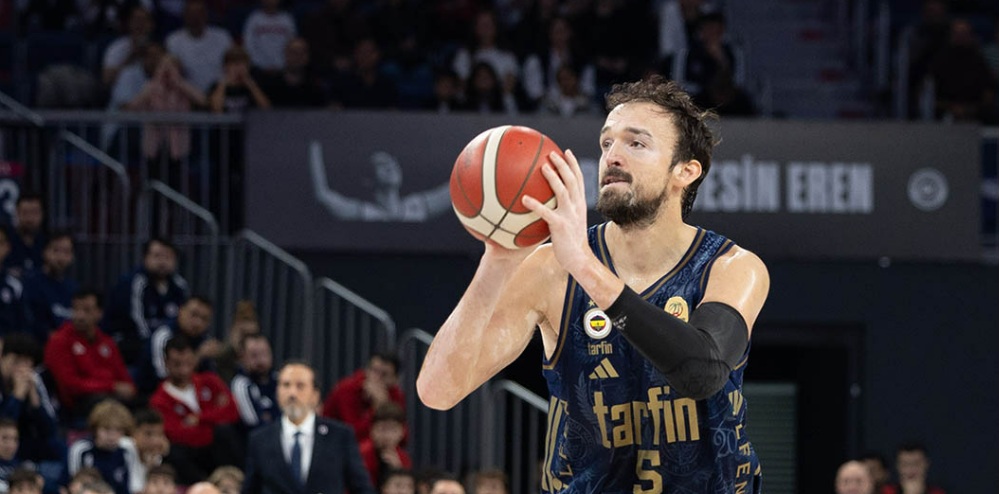 Fenerbahçe Tarfin deplasmanda 100 sayıya ulaştı