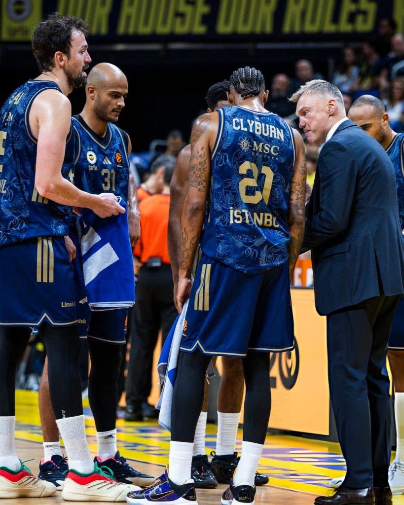 fenerbahcetarfin2 819x1024 1