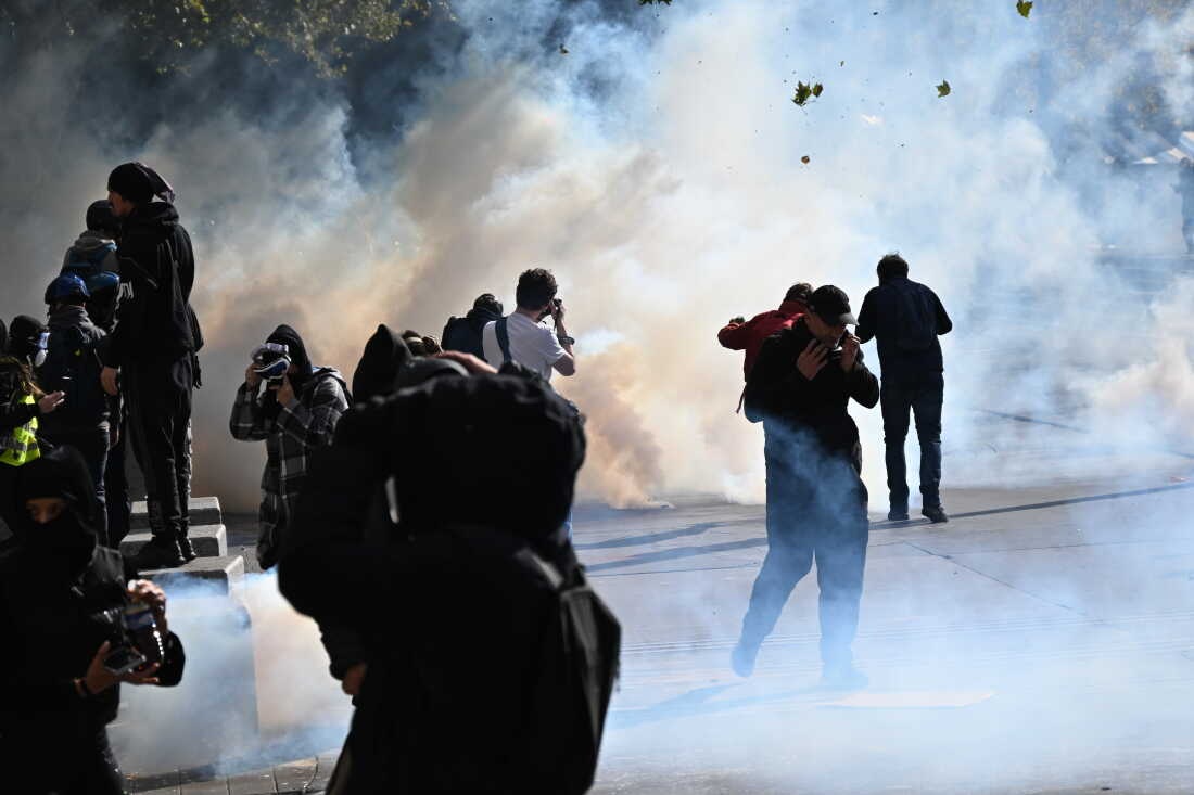 Fransa’da protestolar büyüdü! Marsilya Belediye Binası basıldı