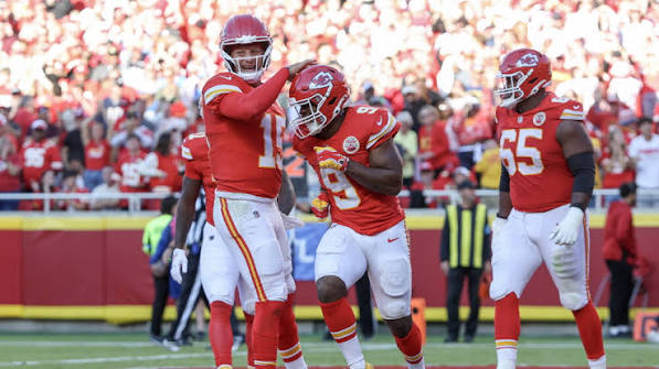 NFL’de haftanın özeti: Packers kazandı, Chiefs yoluna kayıpsız devam etti 2 Kansas City Chiefs, Los Angeles Chargers’ı 22-6 mağlup ederek sezona namağlup devam etti.