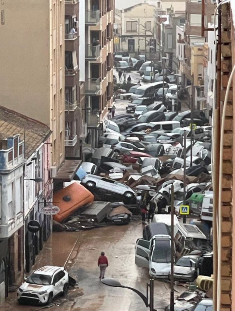İspanya’da sel felaketi! 102 yaşındaki kadın hayatını kaybetti 1 ispanya2 772x1024 1