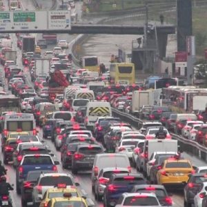İstanbul’da yağış ve fırtına şiddetlendi! Uyarı üstüne uyarı!