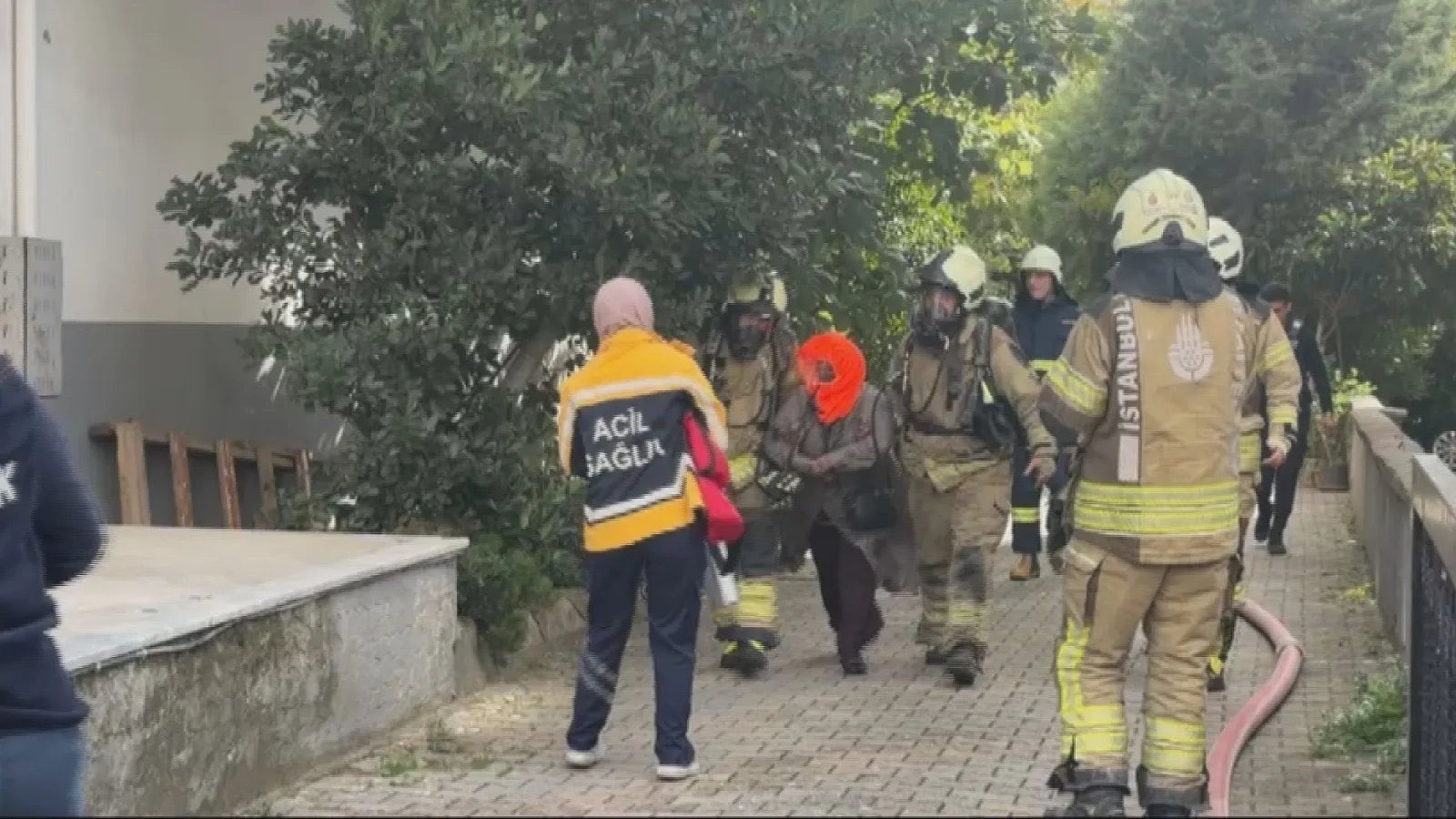İstanbul, Kadıköy’de yangın! Can pazarı yaşandı