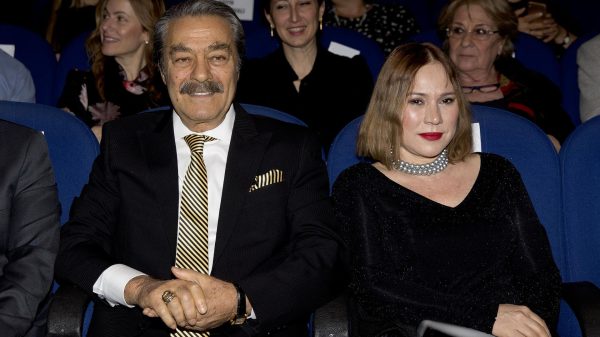 Hayatını kaybeden usta sanatçı Kadir İnanır'ın hayat arkadaşı Jülide Kural, miras tartışmalarıyla ilgili yazılı bir açıklama yayınladı